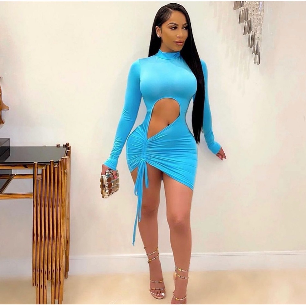 I’m selling items on IG: @niceykloset